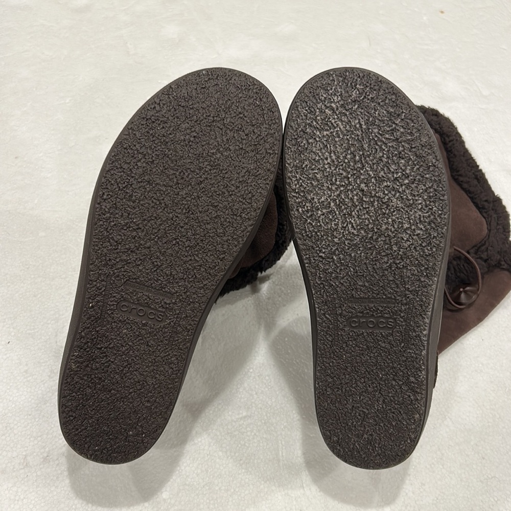 Crocs Modessa Faux Fur Suede Brown Boots size 9 EUC - Picture 3 of 4